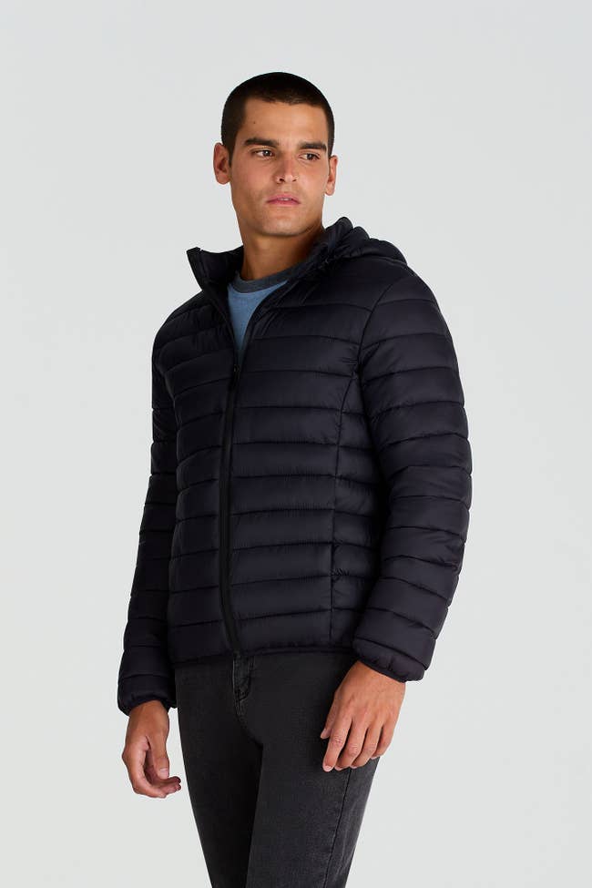 Campera inflada corta negra